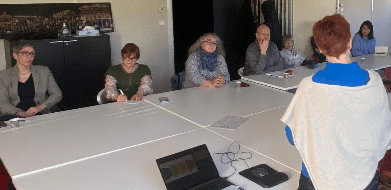 Petit-déjeuner NBTECH sur le Technopôle de Nancy avec participants échangeant autour des enjeux de la retraite